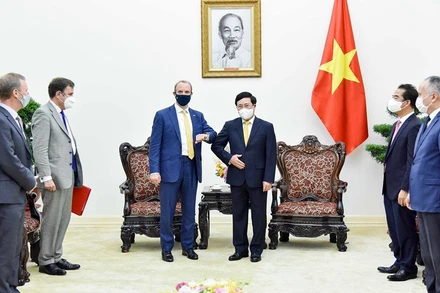 Phó Thủ tướng Phạm Bình Minh tiếp Bộ trưởng thứ nhất, Bộ trưởng Ngoại giao và Phát triển Anh Dominic Raab. (Ảnh: Báo Thế giới và Việt Nam)