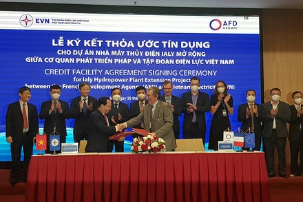 Ký thỏa ước tín dụng 74,7 triệu euro cho Dự án Nhà máy Thủy điện Ialy mở rộng