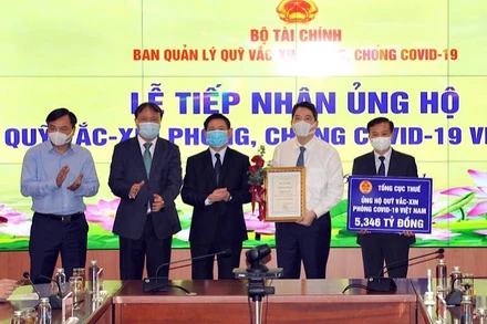 Ngành Thuế ủng hộ hơn 5,3 tỷ đồng vào Quỹ vaccine