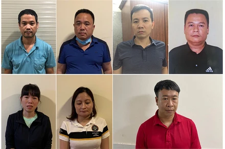 Bảy bị can trong đường dây sản xuất sách giáo khoa giả.