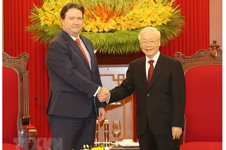 Tổng Bí thư Nguyễn Phú Trọng tiếp Đại sứ Hoa Kỳ Marc E. Knapper. (Ảnh: Trí Dũng/TTXVN)