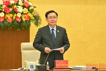 Chủ tịch Quốc hội Vương Đình Huệ phát biểu ý kiến tại buổi làm việc. (Ảnh: DUY LINH)