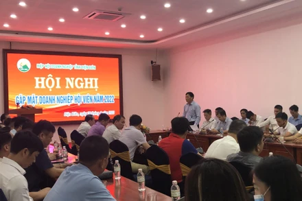 Ông Bùi Đức Giang, Chủ tịch Hiệp hội doanh nghiệp Điện Biên thông tin tình hình hoạt động của cộng đồng doanh nghiệp.