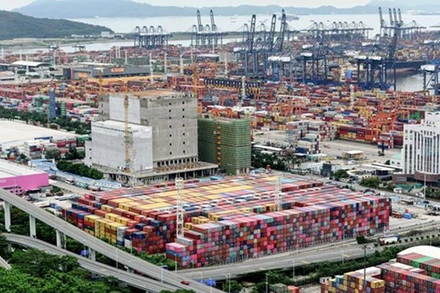 Cuộc khủng hoảng Ukraine đang gây ra cú sốc lạm phát đình trệ nghiêm trọng, đẩy giá cả tăng cao khi nguồn cung năng lượng bị đe dọa. (Ảnh: AFP/TTXVN)