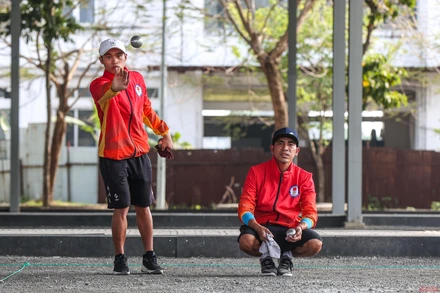 Đội tuyển bi sắt Việt Nam nỗ lực tập luyện hướng tới SEA Games 31. (ẢNH: SƠN BÁCH)