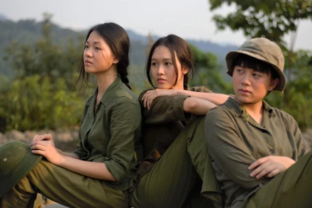 Cảnh trong phim "Bình minh đỏ". (Ảnh: Hãng phim cung cấp)