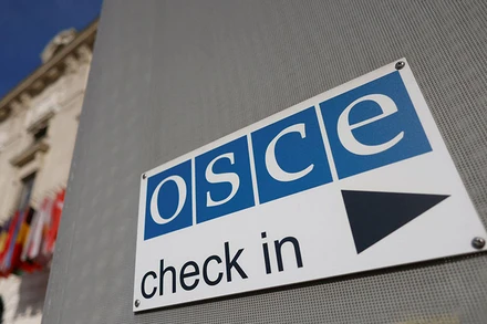 Biển chỉ dẫn lối vào trụ sở OSCE tại Vienna, Áo. (Ảnh: Reuters)
