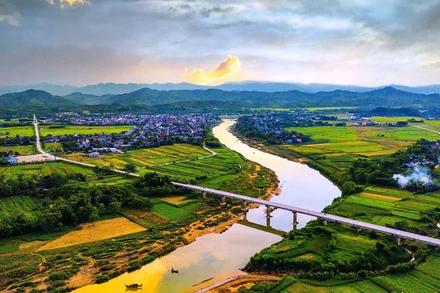 Một góc huyện nông thôn mới Hương Sơn. (Ảnh: ÁNH DƯƠNG)