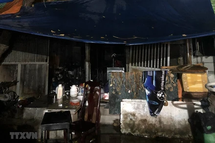 Hiện trường vụ cháy tại nhà số 116 B9 khu tập thể Kim Liên, ngõ 65 Phạm Ngọc Thạch, phường Kim Liên, quận Đống Đa, thành phố Hà Nội. (Ảnh: TTXVN)