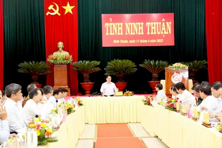 Thủ tướng Chính phủ Phạm Minh Chính phát biểu ý kiến chỉ đạo tại buổi làm việc với tỉnh Ninh Thuận.