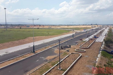 Phú Yên bán sỉ 262 lô đất khi dự án chưa hoàn thành, người trúng đấu giá bán lại hơn 328 tỷ đồng, hưởng chênh lệch 168 tỷ đồng. 