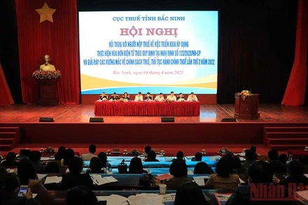 Toàn cảnh hội nghị.