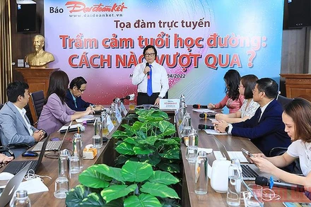 Toàn cảnh Tọa đàm “Trầm cảm tuổi học đường: Cách nào vượt qua?”.