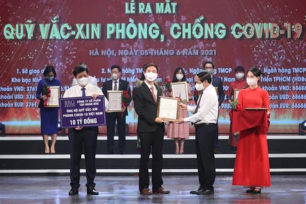 Tập đoàn BRG phối hợp cùng Ngân hàng SeABank ủng hộ 20 tỷ đồng cho Quỹ vaccine phòng, chống Covid-19.