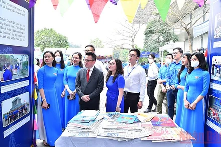 Trại thanh niên Báo Nhân Dân tại Hội trại thanh niên với chủ đề "Tuổi trẻ sáng tạo" chào mừng Hội Báo Toàn quốc và Đạị hội Đoàn các cấp năm 2022. (Ảnh: THỦY NGUYÊN)