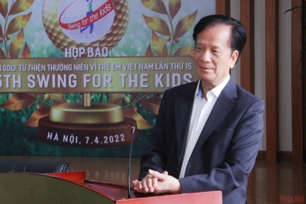 Đồng chí Võ Hồng Phúc, nguyên Ủy viên Trung ương Đảng, nguyên Bộ trưởng Kế hoạch và Đầu tư, Chủ tịch Giải golf phát biểu. (Ảnh: Huy Linh)