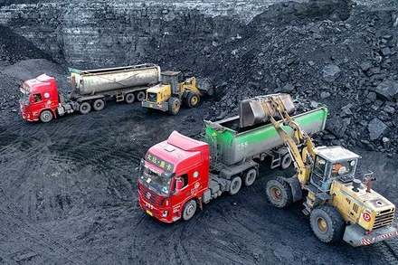 Khai thác than tại Khu tự trị Nội Mông, miền bắc Trung Quốc. (Ảnh: Nhân Dân Nhật báo)