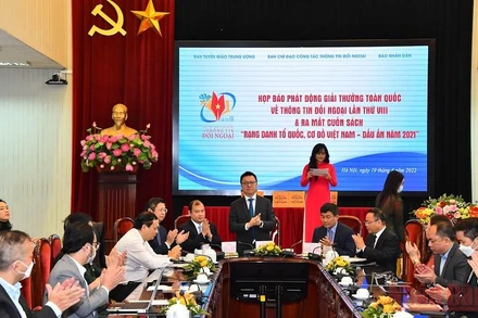 Quang cảnh buổi họp báo tại trụ sở Báo Nhân Dân sáng 19/4. (Ảnh: Thủy Nguyên)