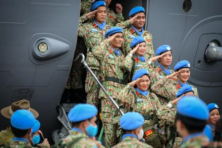 Lễ xuất quân của mũ nồi xanh Việt Nam. (Ảnh: THÀNH ĐẠT)