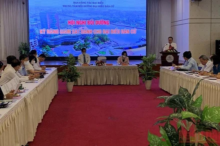 Phó Chủ tịch Thường trực Quốc hội Trần Thanh Mẫn phát biểu tại hội nghị.