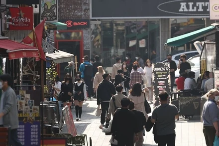 Trong bối cảnh làn sóng Omicron bắt đầu giảm, Hàn Quốc đã dỡ bỏ hầu hết các biện pháp hạn chế để dần trở lại nhịp sống bình thường. (Ảnh: Yonhap)