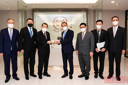 Đại sứ Phan Chí Thành và lãnh đạo Tập đoàn CP.