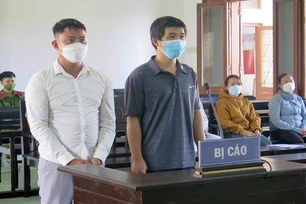 Các bị cáo tại phiên tòa.