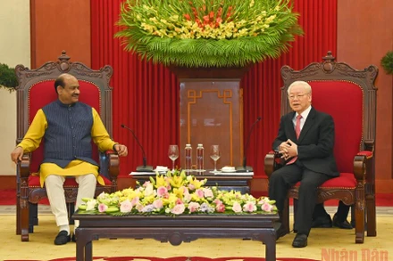 Tổng Bí thư Nguyễn Phú Trọng và Chủ tịch Hạ viện Cộng hòa Ấn Độ Om Birla.