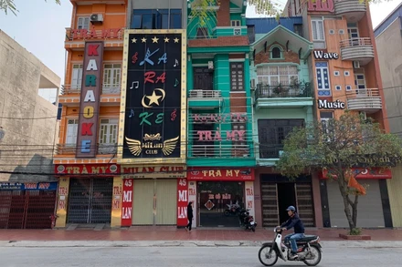 Các cơ sở kinh doanh dịch vụ karaoke trên địa bàn tỉnh Nam Định sẽ hết cảnh “cửa đóng then cài” từ ngày 29/4.