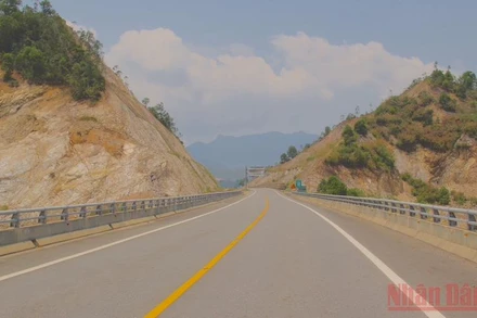  Toàn tuyến được đầu tư tổng mức kinh phí 11.500 tỷ đồng.