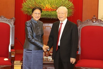 Tổng Bí thư Nguyễn Phú Trọng tiếp đồng chí Pany Yathotou, Ủy viên Bộ Chính trị, Phó Chủ tịch nước Lào đang thăm chính thức Việt Nam. (Ảnh: TTXVN)