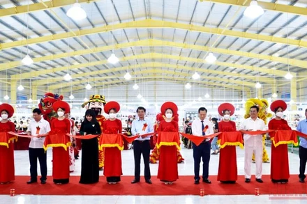 Khánh thành Nhà máy may thêu xuất khẩu số 3 của Công ty TNHH Babeenien Việt Nam tại Lào Cai.