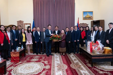 Đại sứ quán Việt Nam tại Nga chúc Tết Đại sứ quán Lào. (Ảnh: Thanh Thể)