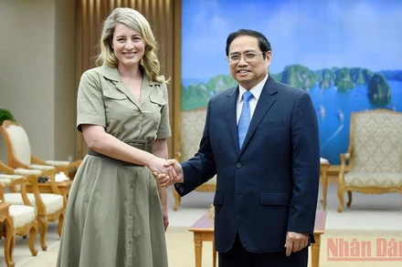 Chiều 13/4, tại Hà Nội, Thủ tướng Phạm Minh Chính tiếp Bộ trưởng Ngoại giao Canada Mélanie Joly đến chào xã giao.