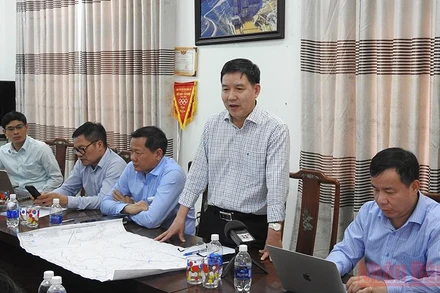 Đoàn công tác làm việc với Ban chỉ huy Phòng, chống thiên tai và Tìm kiếm cứu nạn tỉnh Kon Tum.