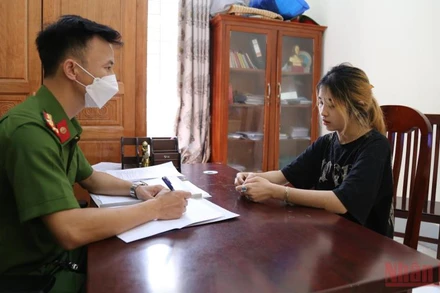 Đối tượng Lý Thị Thương tại cơ quan điều tra.