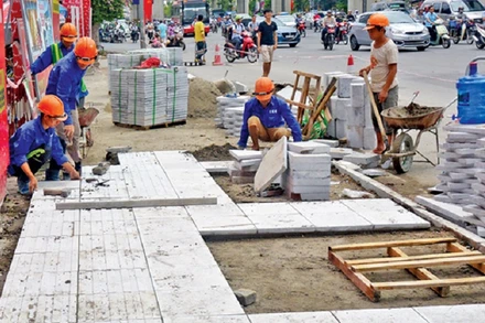 Hà Nội yêu cầu dừng thi công, đào hè đường để bảo đảm cảnh quan dịp 30/4 và 1/5.
