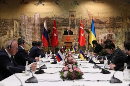 Cuộc gặp phái đoàn Nga và Ukraine tại thành phố Istanbul ngày 29/3/2022. (Ảnh: Reuters)