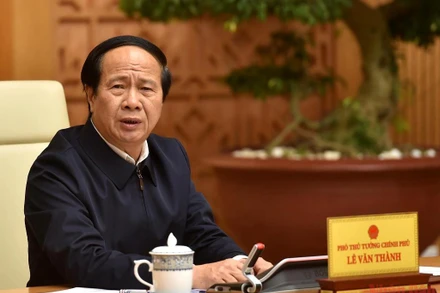 Phó Thủ tướng Lê Văn Thành đã họp khẩn trực tuyến với các địa phương từ Thừa Thiên Huế đến Khánh Hòa và các bộ, ngành để chỉ đạo công tác khắc phục hậu quả và ứng phó với mưa lũ tiếp theo.