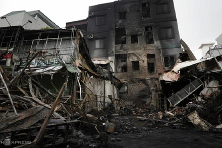 Hiện trường tan hoang sau vụ cháy. (Ảnh: Phạm Chiểu)