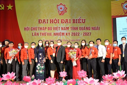 Ban Chấp hành Hội Chữ thập đỏ tỉnh Quảng Ngãi khóa VII, nhiệm kỳ 2022-2027 ra mắt Đại hội. 