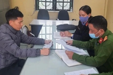 Cơ quan điều tra lấy lời khai của Phạm Văn Tùng.