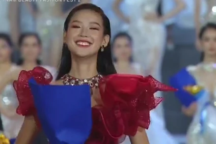 Lê Nguyễn Bảo Ngọc đoạt giải người đẹp thời trang của cuộc thi Hoa hậu Thế giới Việt Nam 2022. 