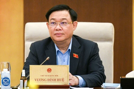 Chủ tịch Quốc hội Vương Đình Huệ phát biểu tại phiên họp.