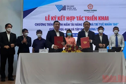 Đại học Quốc gia Thành phố Hồ Chí Minh và Tập đoàn Hưng Thịnh ký kết hợp tác triển khai chương trình “Ươm mầm tài năng toán và trí tuệ nhân tạo”.