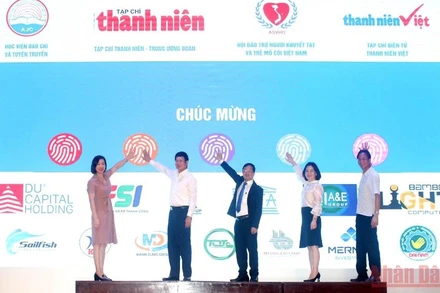 Lễ phát động Cuộc thi viết “Vượt lên số phận”.