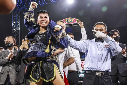 Thu Nhi đoạt đai WBO thế giới đầu tiên cho boxing Việt Nam. (Ảnh: N.T)