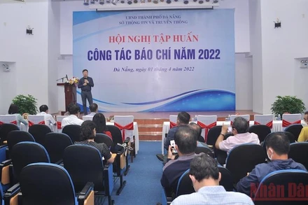 Cục trưởng Báo chí-Bộ Thông tin và Truyền thông Nguyễn Thanh Lâm quán triệt những nội dung cơ bản về chủ trương, đường lối, quan điểm của Đảng, chính sách pháp luật của Nhà nước về công tác lãnh đạo, chỉ đạo, quản lý báo chí.