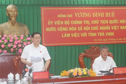 Chủ tịch Quốc hội Vương Đình Huệ phát biểu tại buổi làm việc.