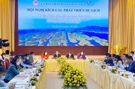 Các đại biểu dự Hội nghị kích cầu phát triển du lịch Yên Bái năm 2022.